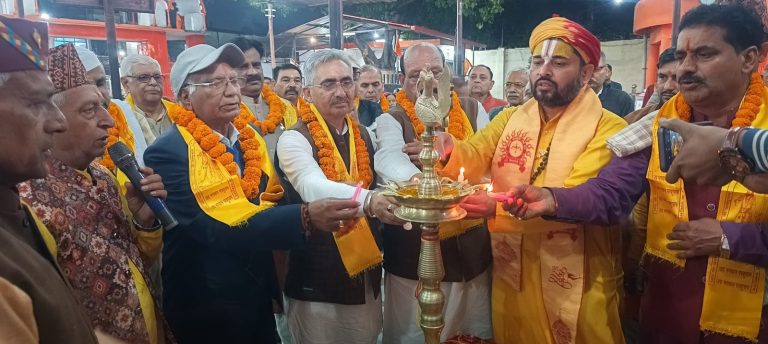 हिंदू नववर्ष पर 2100 दीपों से जगमगाया दीपोत्सव, नव संवत