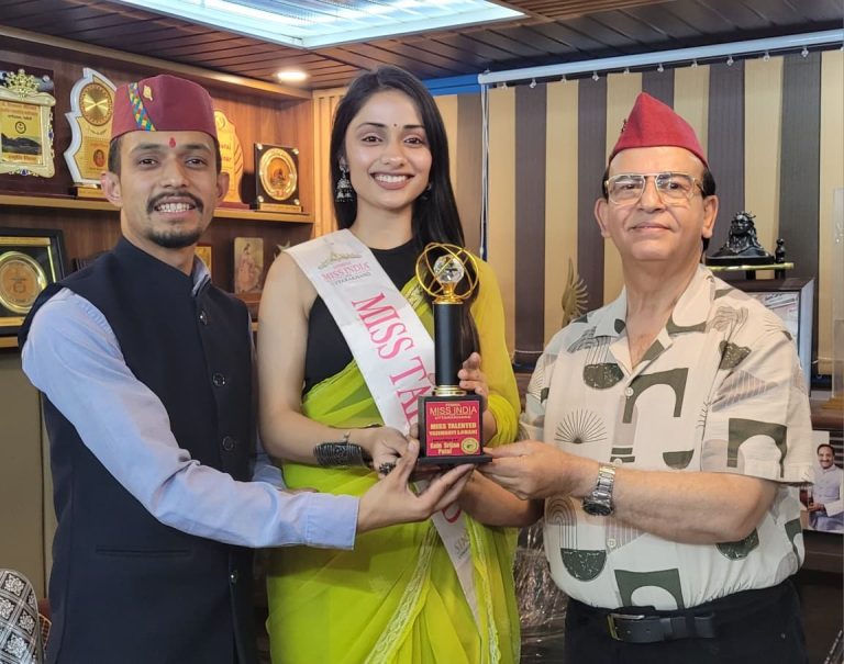 ‘Miss Talented’ Vaishnavi Lohani felicitated by ‘Sain Srijan Patal’