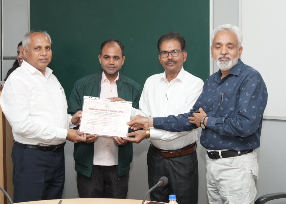 4-day training programme on mushroom production concludes at Pantvarsity