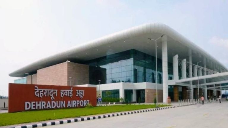AAI का बड़ा फैसला, एयरपोर्ट पार्किंग दरों में कटौती, जाम