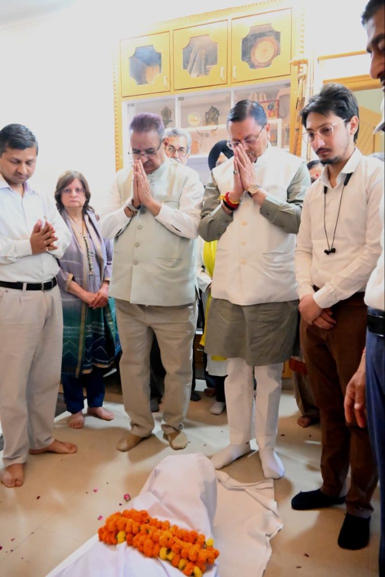 CM Dhami, Ganesh Joshi & Harish Rawat pay tribute