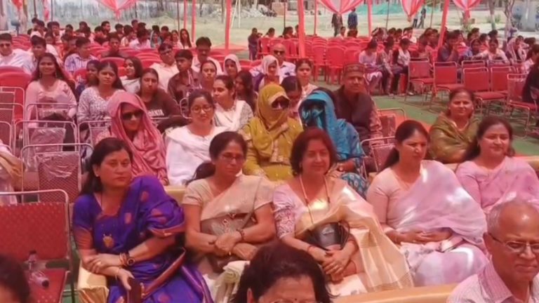 Dehradun: शहीद दुर्गा मल पीजी कॉलेज में रंगारंग सांस्कृतिक कार्यक्रमों से बच्चों ने ऐसे मोहा मन