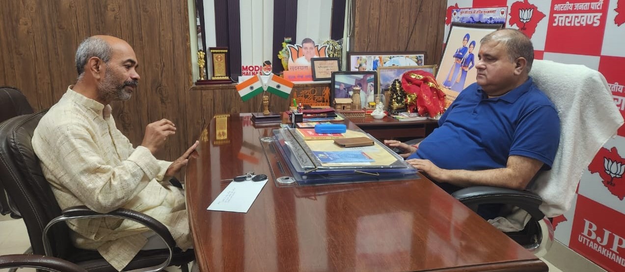 Jugran raises issue of National Law University with MP Mahendra