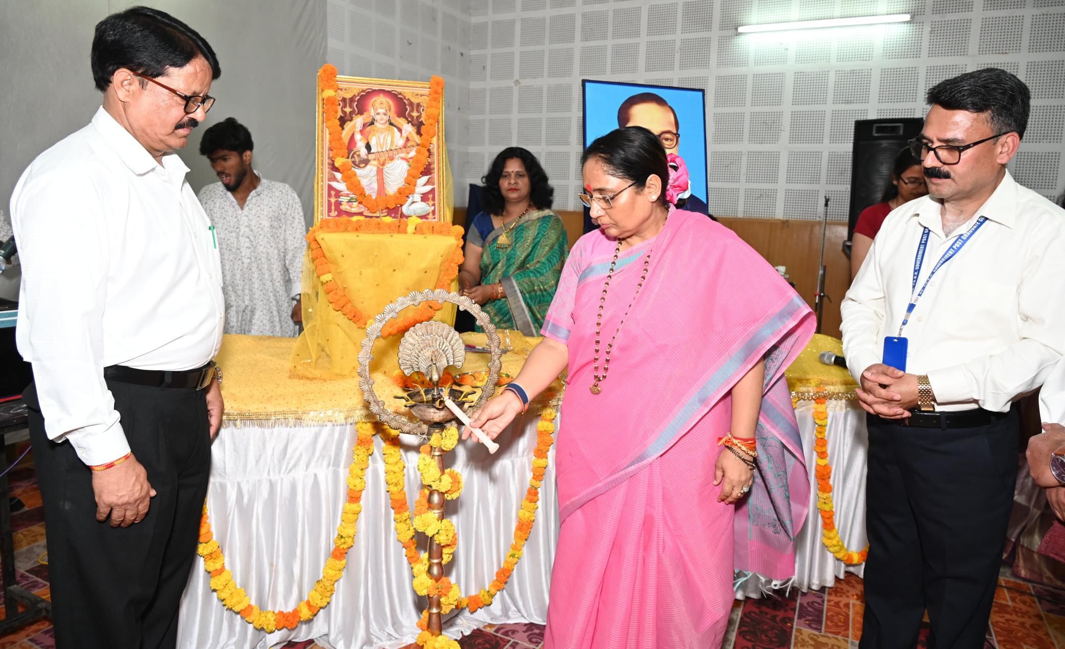 Speaker Ritu Khanduri Bhushan participates in Seminar on life of