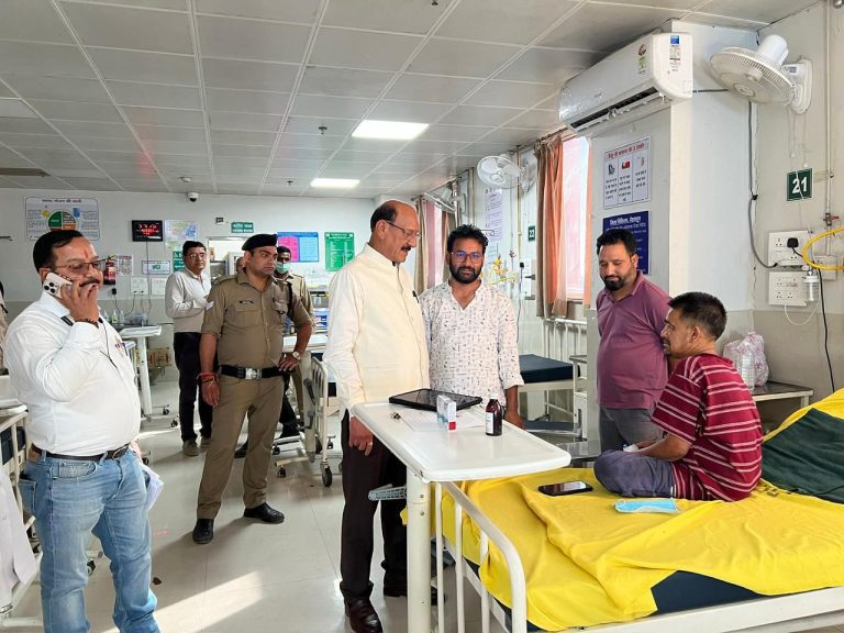 Subodh Uniyal conducts surprise inspection of Coronation Hospital