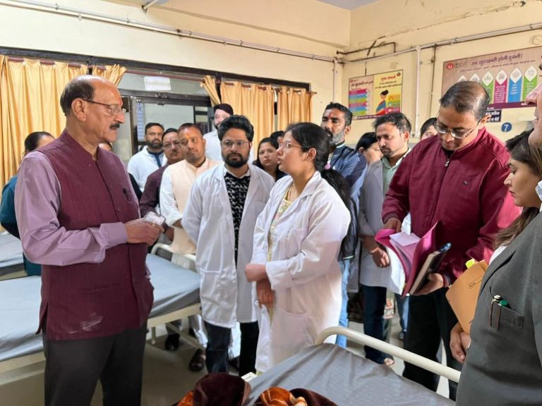 Subodh Uniyal inspects Pauri Hospital, suspends medical superintendent