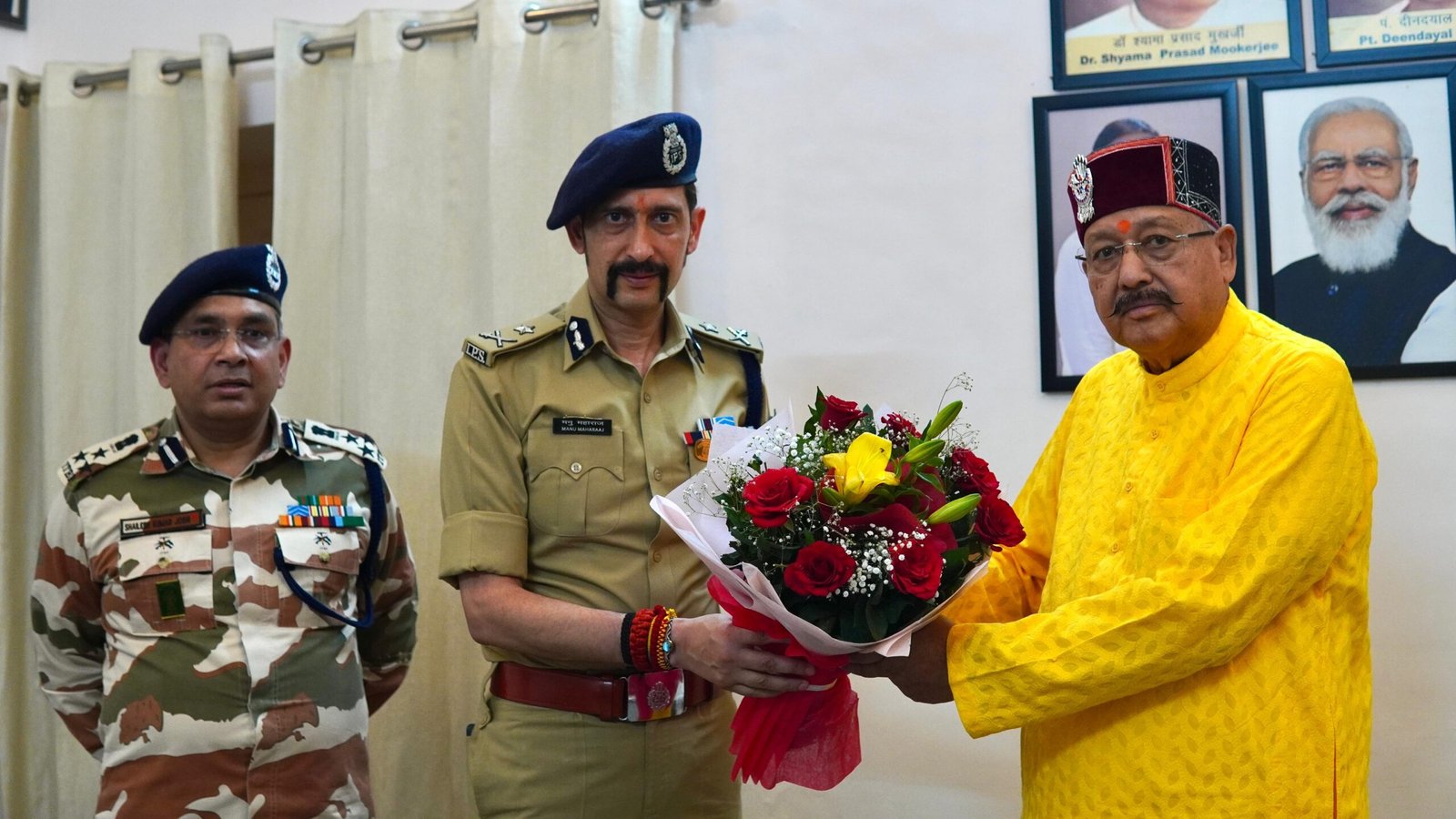 आईटीबीपी के महानिदेशक ने की महाराज से शिष्टाचार भेंट -