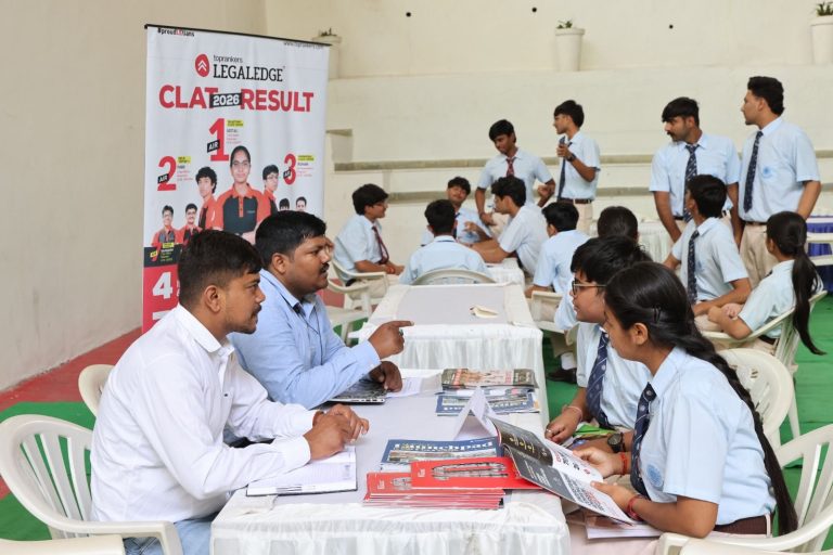 आर्यन स्कूल में विद्यार्थियों के लिए यूनिवर्सिटी फेयर का आयोजन