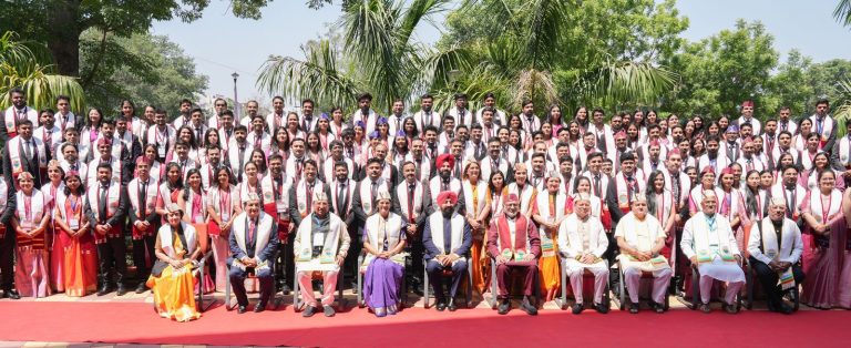 उपराष्ट्रपति का आह्वान—सहानुभूति और सत्यनिष्ठा के साथ करें राष्ट्र सेवा