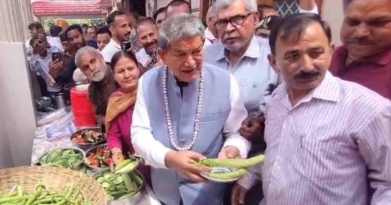 खीरा-खरबूजा और रागी संग सियासी संदेश, हरीश रावत की ‘फल