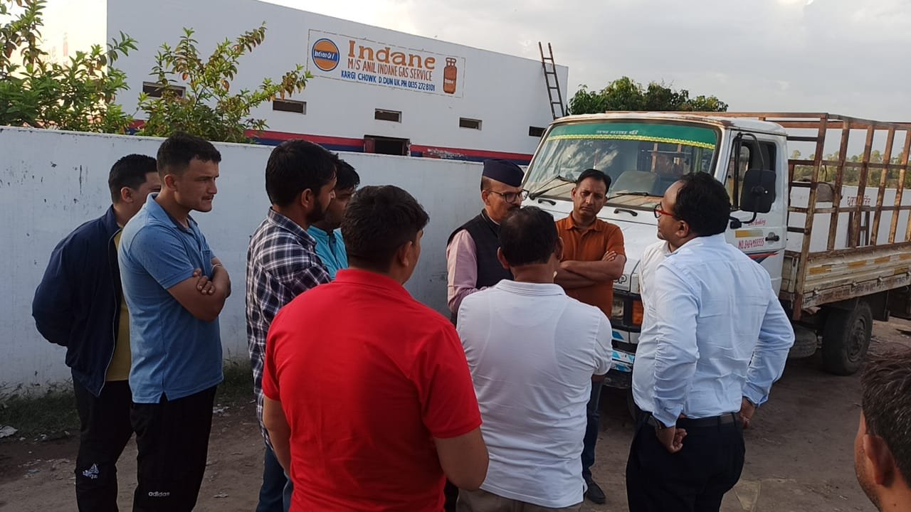 जिला प्रशासन की बड़ी कार्यवाही व्यावसायिक प्रतिष्ठानों से 09 घरेलू