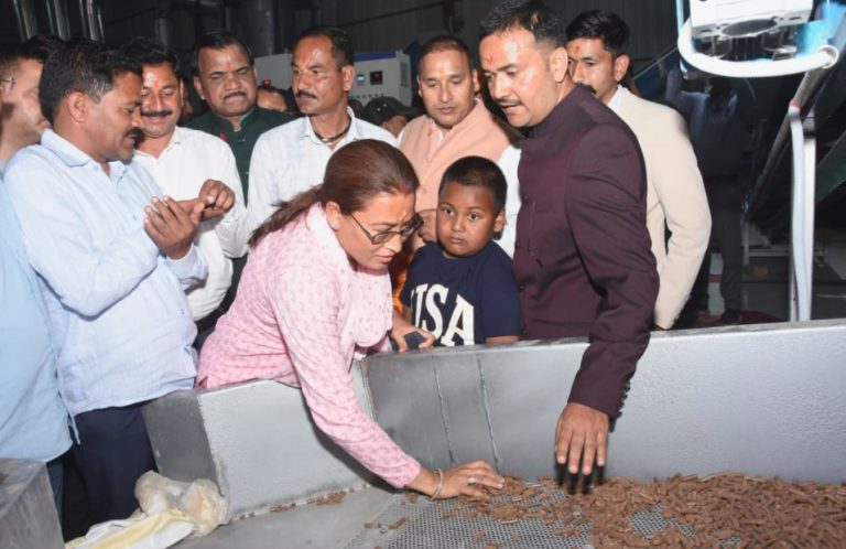 पिरूल आधारित बायोमास उद्योग से मिलेगा महिलाओं को रोजगार- रेखा आर्या