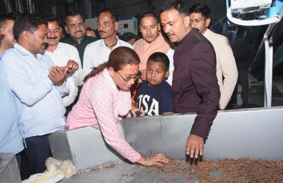 पिरूल आधारित बायोमास उद्योग से मिलेगा महिलाओं को रोजगार- रेखा आर्या