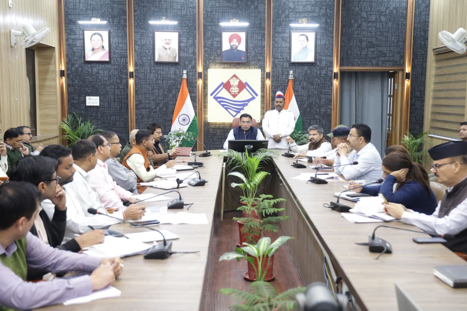 पीएम के प्रस्तावित भ्रमण से पहले डीएम ने कसी कमर,