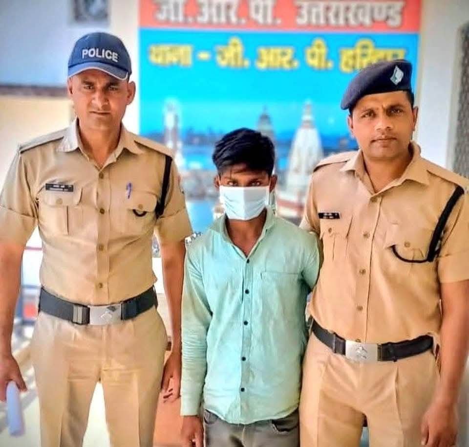 रेलवे स्टेशन के महिला शौचालय में साढ़े चार साल की