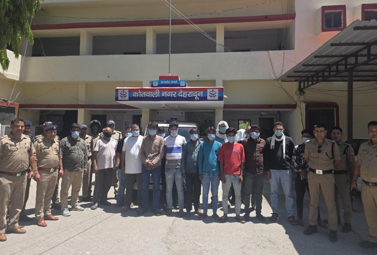 ऑपरेशन प्रहार” के तहत जुआरियों पर दून पुलिस की सर्जिकल