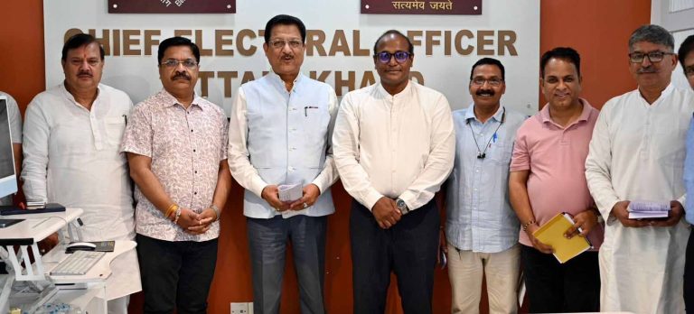 CEO Purushottam holds meeting with parties on SIR, seeks cooperation