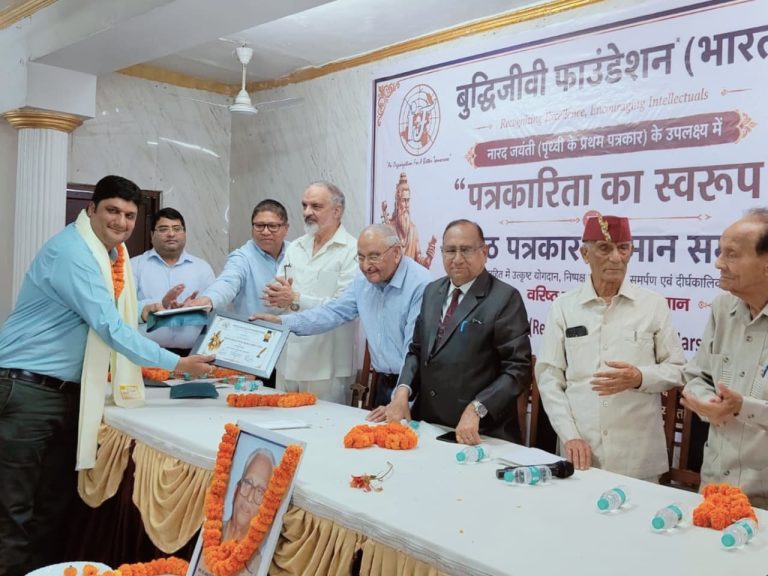 DD न्यूज के वरिष्ठ पत्रकार अवधेश नौटियाल सम्मानित, निष्पक्ष-जनहितकारी पत्रकारिता