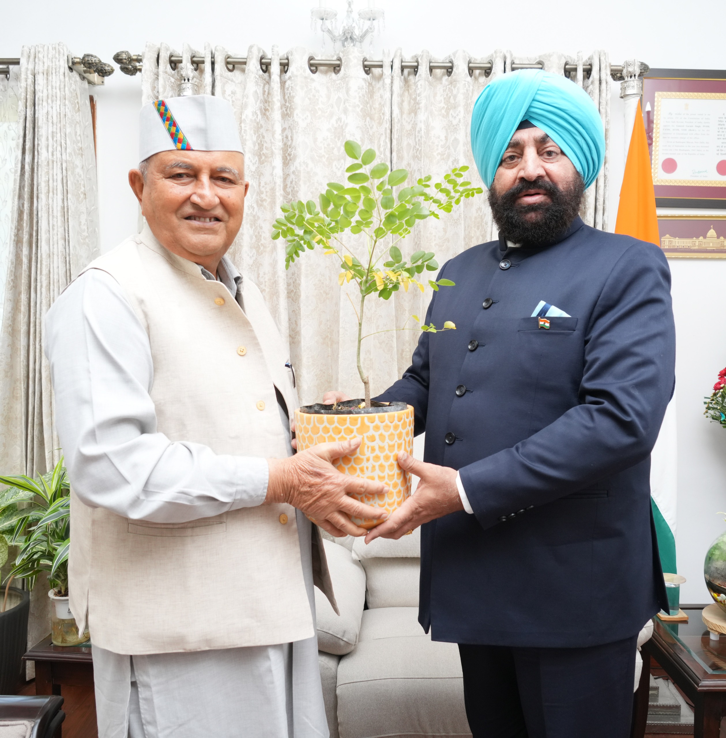 Gov interacts with Premchand Sharma on horticulture, organic farming