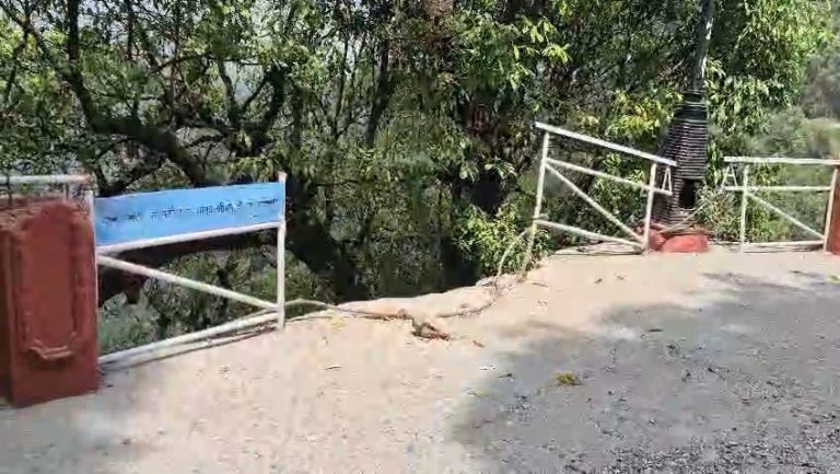 Illegal dumping damages railing on Mussoorie’s Camel’s Back Road