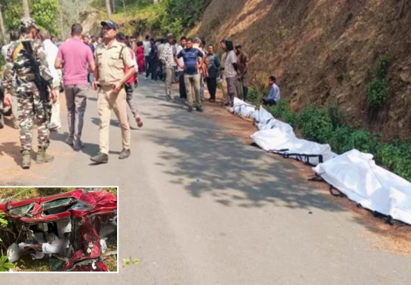 Nainital Road Accident: भवालीगांव बाईपास पर गहरी खाई में गिरी