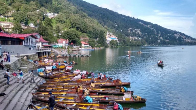 Nainital: झीलों के शहर में छिपे हैं सुकून के ऐसे