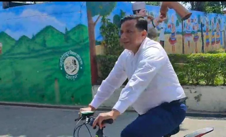 No Vehicle Day: DG Information Banshidhar Tiwari cycles to office