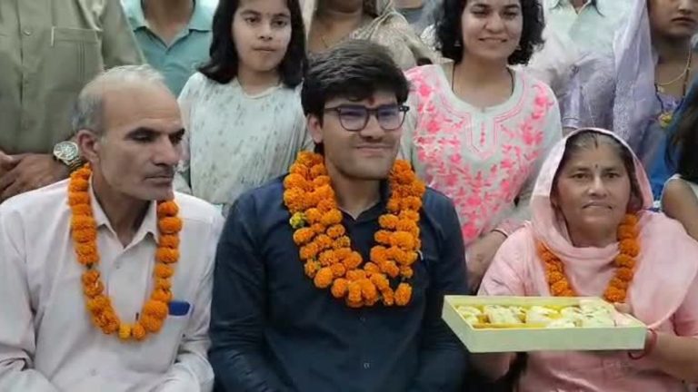 Saharanpur News: IIT दिल्ली से निकले रजत अब बनेंगे IFS
