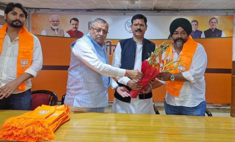 Two dozen Cong workers from Kashipur join BJP