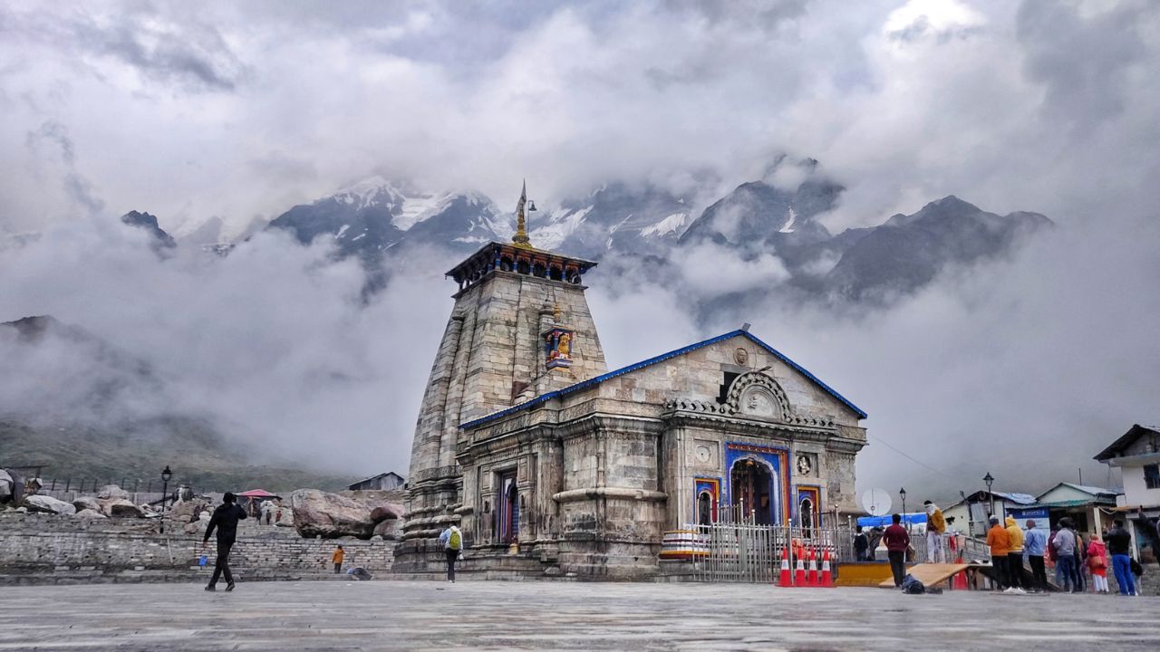 Uttarakhand News: केदारनाथ यात्रा फिर हुई शुरू, मौसम सुधरते ही
