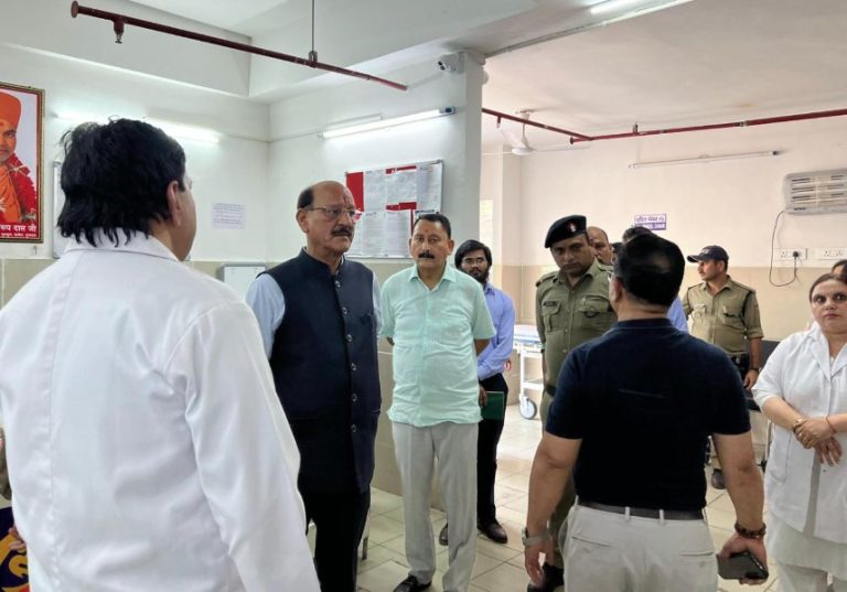 अस्पतालों में लापरवाही किसी भी स्थिति में बर्दाश्त नहीं की जाएगी- सुबोध उनियाल