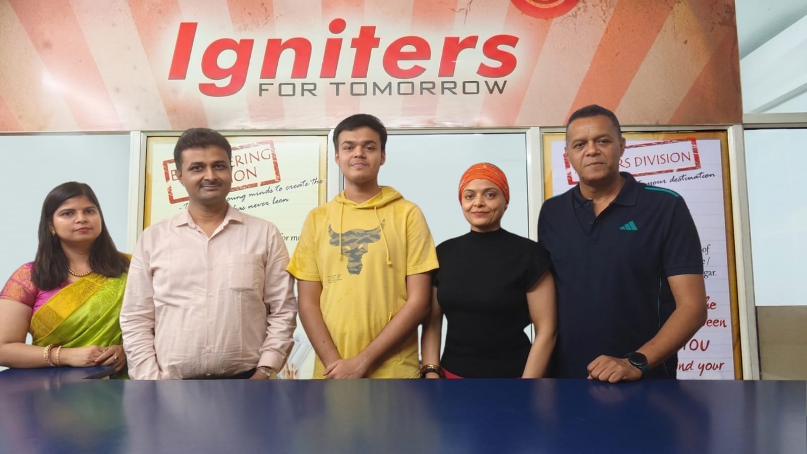 इग्नाइटर्स फॉर टुमॉरो” के छात्र शौर्य ने जेईई मेन 2026