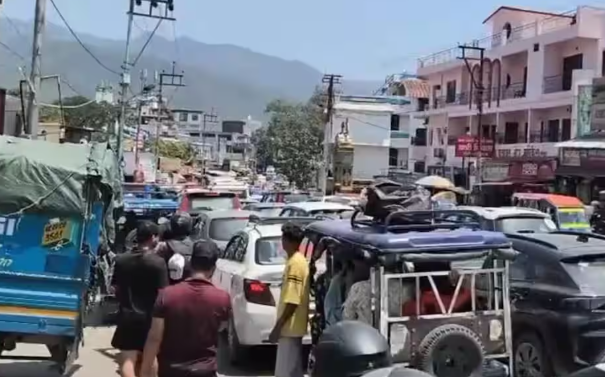उत्तराखंड में घूमना हुआ महंगा, टैक्सी के साथ बढ़ा होटल