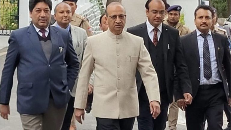 उत्तराखण्ड मुख्य न्यायाधीश मनोज कुमार गुप्ता का पैदल मार्च; हाई