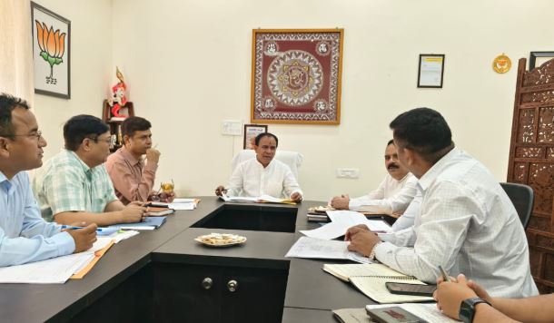एक माह में पूर्ण करें कण्डारस्यूं व विडोली पेयजल योजना- डाॅ. धन सिंह रावत