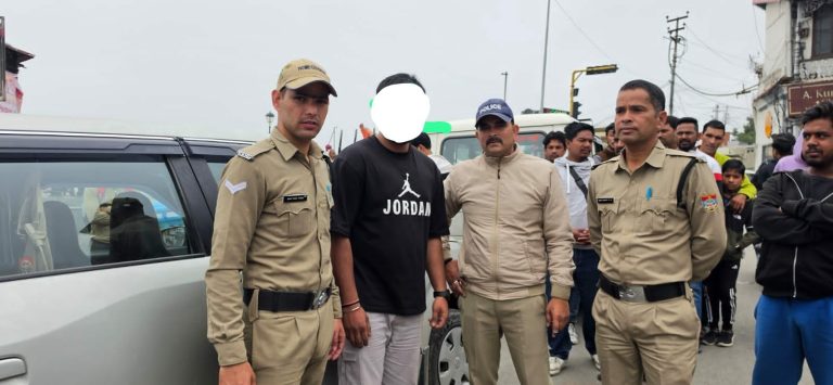 ऑपरेशन प्रहार: पिता की पुलिस वर्दी का रौब झाड़ना पड़ा