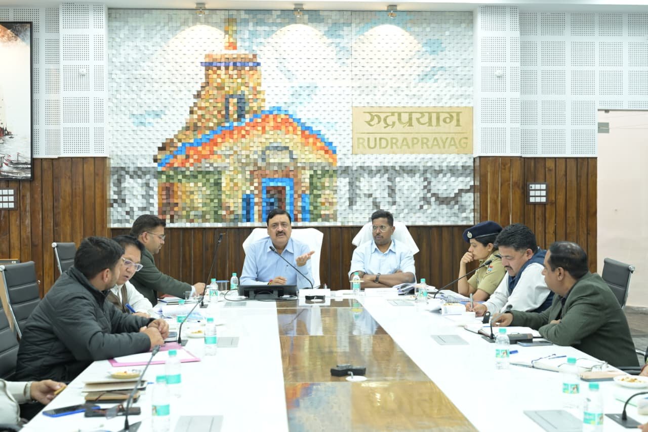केदारनाथ यात्रा व्यवस्थाओं की व्यापक समीक्षा, आयुक्त गढ़वाल ने दिए