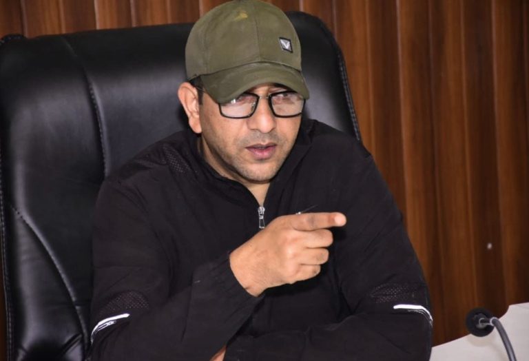 गंगोत्री-यमुनोत्री मार्ग पर बिना फिटनेस और ओवरलोड वाहनों पर कसेगा शिकंजा, DM के सख्त निर्देश