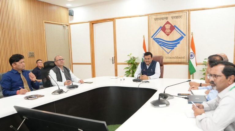 ग्लेशियर झीलों की प्रभावी निगरानी जरूरी-मुख्य सचिव - my uttarakhand