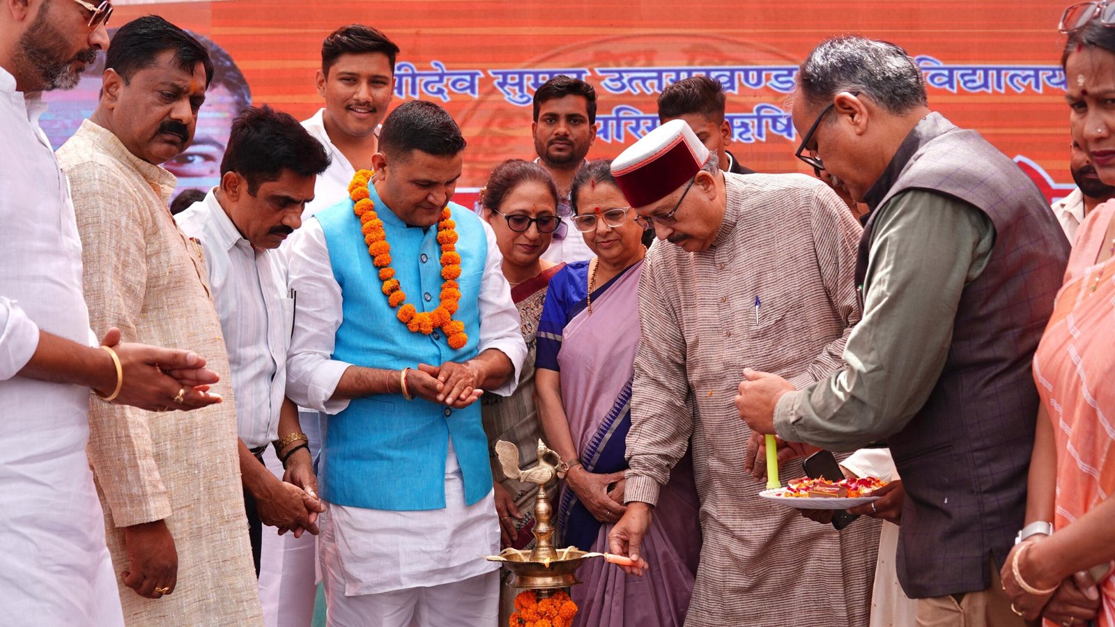 छात्र संघ लोकतंत्र की नर्सरी है: महाराज... - my uttarakhand