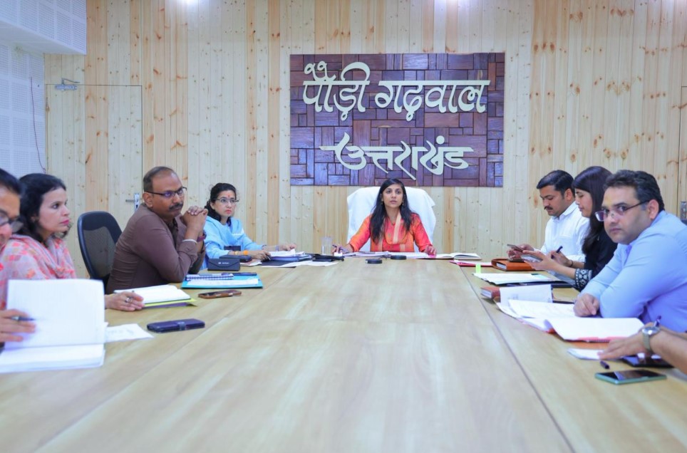 ठोस अपशिष्ट प्रबंधन को लेकर जिलाधिकारी सख्त, अवैध डंपिंग पर प्रभावी निगरानी के निर्देश