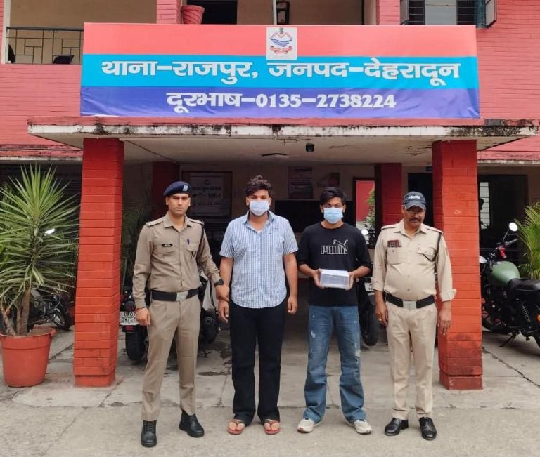 दून पुलिस की बड़ी कार्रवाई: चाय पी रहे युवक से