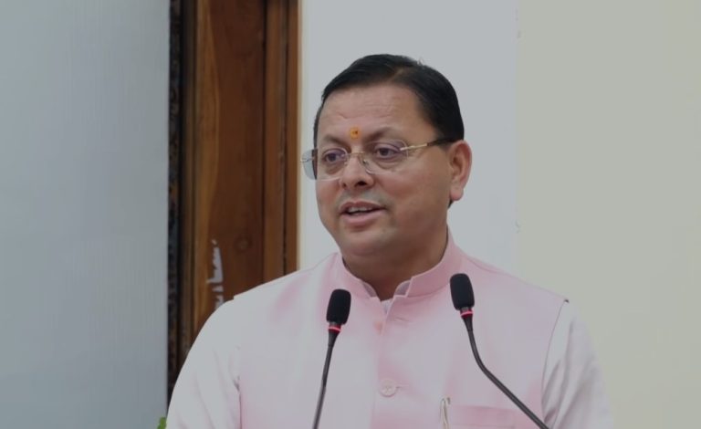 “देवभूमि में सड़कों पर नमाज़ नहीं होने देंगे, कानून से ऊपर कोई नहीं” — सीएम धामी