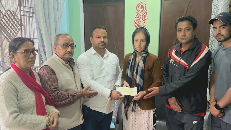 न कोई अपना था, न सहारा—फिर भी सजी डोली, इंसानियत