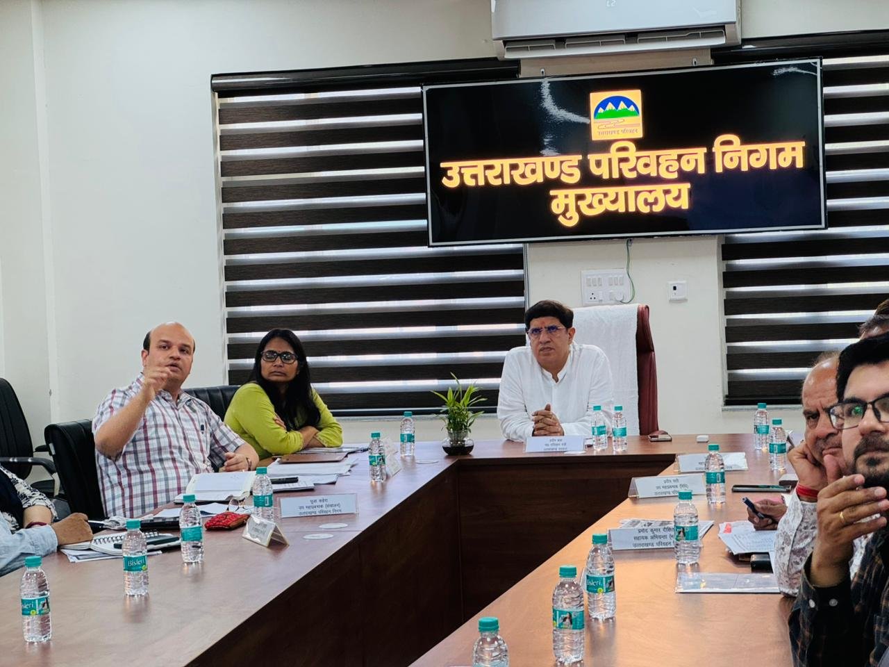 परिवहन निगम को आधुनिक बनाने पर जोर, मंत्री की समीक्षा