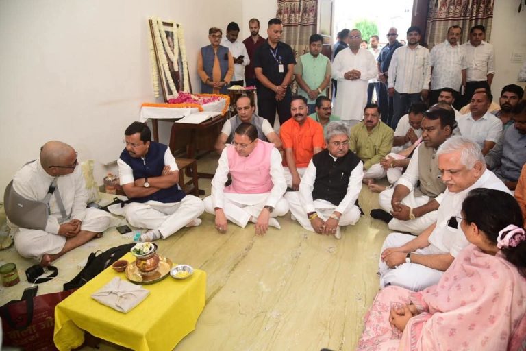 भाजपा राष्ट्रीय अध्यक्ष नितिन नबीन ने बीसी खंडूरी को दी