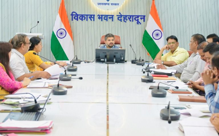 लंबित पेयजल योजनाएं जल्द पूरी हों, हर घर तक पहुंचे स्वच्छ जल- सीडीओ