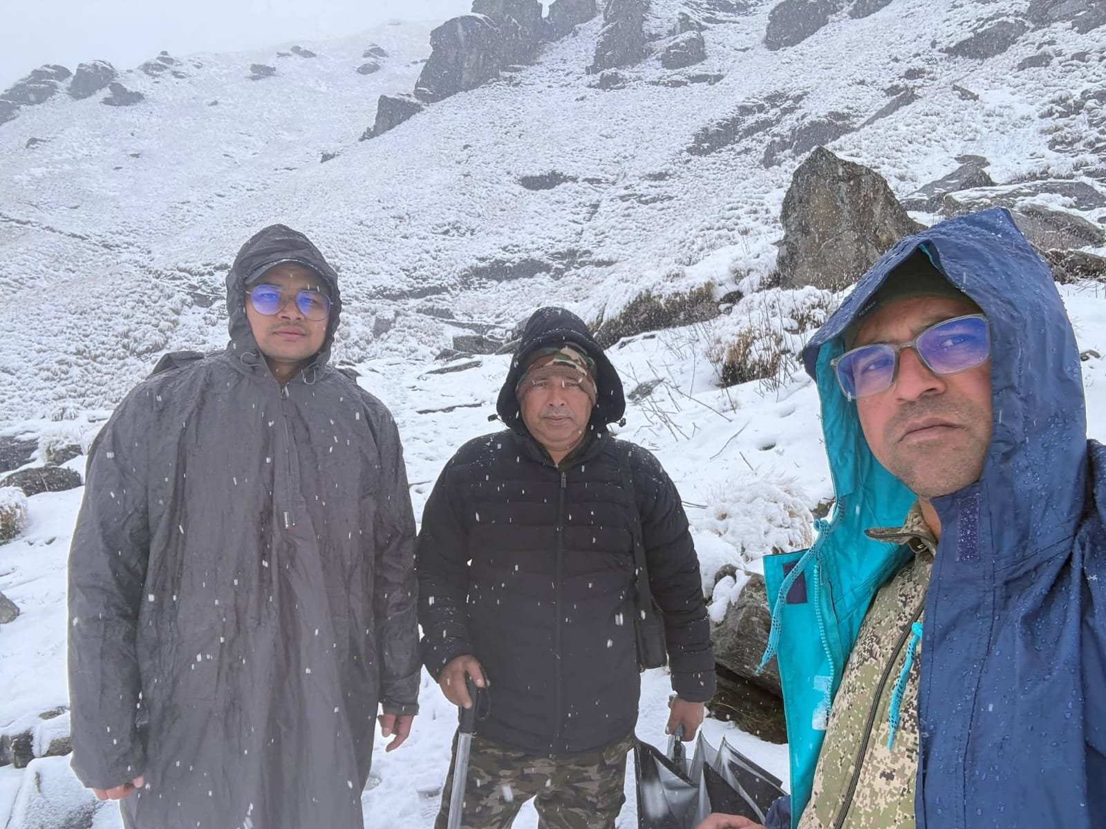 वन विभाग की टीम ने रुद्रनाथ यात्रा मार्ग का किया