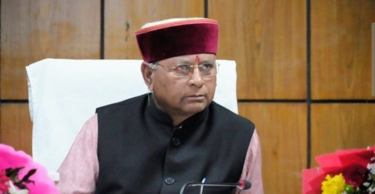 सरकारी आवास आवंटन में देरी पर भड़के मंत्री खजान दास,