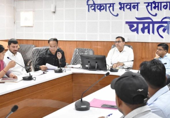 सीडीओ की अध्यक्षता में स्प्रिंग एवं रिवर रिजुविनेशन की बैठक
